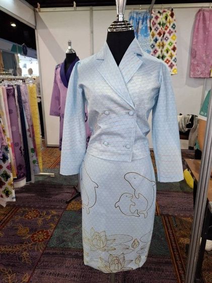 ชุดสีฟ้าวันแม่ 1,590บาท ฟรีค่าส่งทั่วประเทศ