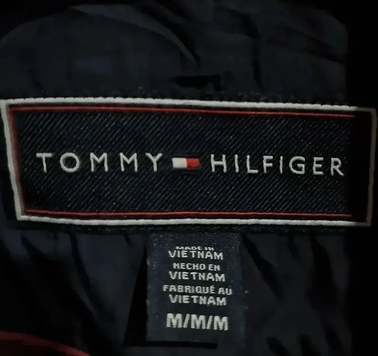เสื้อกันหนาวแท้ Tommy Hilfigerแท้ 💯 ไซส์ M เฟอร์ถอดได้ มีเข็มขัด สภาพสวยมาก รูปที่ 5