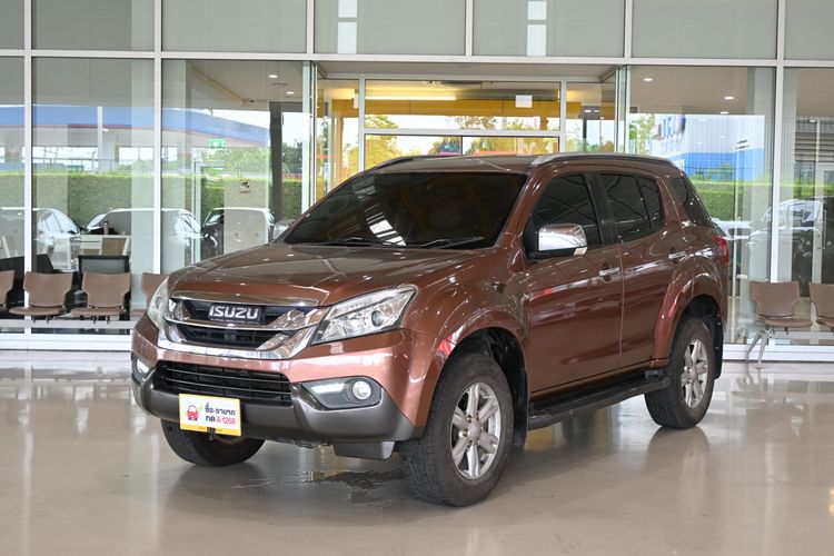 รถ Isuzu MU-X 3.0 สี น้ำตาล