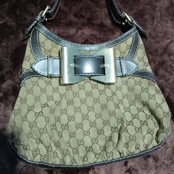 กระเป๋าGucci GG Canvas Buckle Hobo Bag