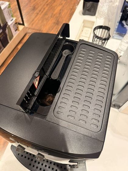 ส่งต่อเครื่องชงกาแฟอัตโนมัติ De'Longhi Caffe Corso (รุ่น ESAM2600) รุ่นยอดนิยม  Made in Italy ตัวเครื่องดีไซน์คลาสสิก สภาพสวยมาก รูปที่ 4