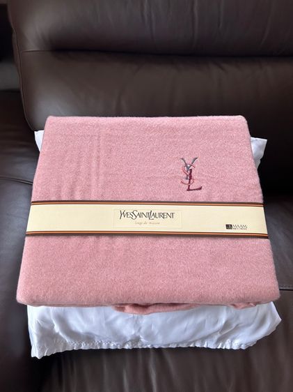 ผ้าห่ม YSL ของแท้ค่ะ