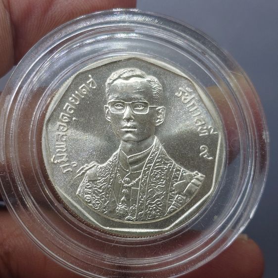 เหรียญเงินครบชุด 3 ขนาด ที่ระลึกพระราชพิธีรัชมังคลาภิเษก รัชกาลที่ 9 ปี พ.ศ.2531 ไม่ผ่านใช้ รูปที่ 5