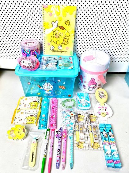 อุปกรณ์และวัสดุเบ็ดเตล็ด “Sanrio Gift Set 🎁ของแท้ 199.-”ชุดsanrio ชุดเครื่องเขียนกิ๊ฟช็อปของใช้ ตัวกล่องโดเรม่อน ของแท้ และกระติ๊กน้ำsanrio ของแท้ 100%มีจุดแสกนสินค้า