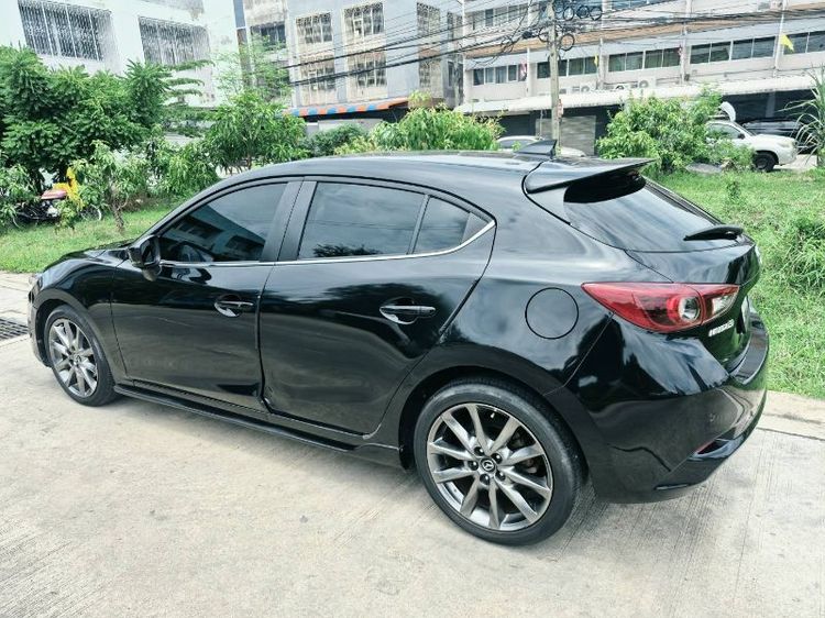 Mazda Mazda3 2017 2.0 S Sedan เบนซิน ไม่ติดแก๊ส เกียร์อัตโนมัติ ดำ รูปที่ 3