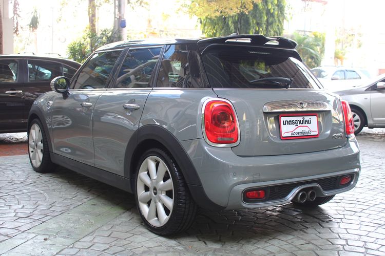 Mini COOPER 5 DOOR HATCH 2015 2.0 S Sedan เบนซิน ไม่ติดแก๊ส เกียร์อัตโนมัติ เทา รูปที่ 4
