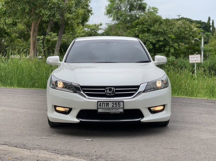 รถ Honda Accord 2.0 EL สี ขาว