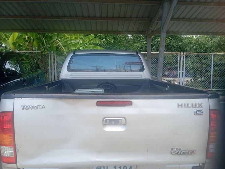 Toyota Hilux Vigo 2006 2.5 E Pickup ดีเซล เกียร์ธรรมดา บรอนซ์เงิน รูปที่ 3