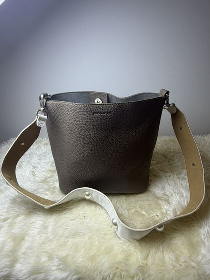 ✨ [แท้ 100%] กระเป๋า FIND KAPOOR Pingo Bag สี Taupe รูปที่ 6