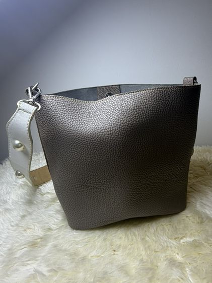 ✨ [แท้ 100%] กระเป๋า FIND KAPOOR Pingo Bag สี Taupe รูปที่ 4