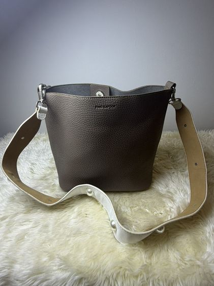 อื่นๆ หนัง PU น้ำตาล ✨ [แท้ 100%] กระเป๋า FIND KAPOOR Pingo Bag สี Taupe