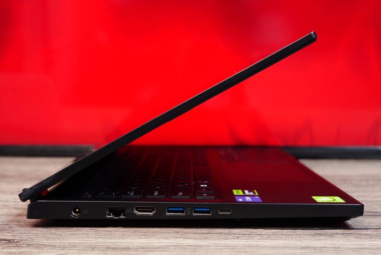 Acer Nitro V15 i5-13420H RAM16 RTX4060(8GB) SSD512 จอ15.6 144Hz FHD สเปคสูงจัดเต็ม คีย์บอร์ดไฟสีขาว ดีไซน์สวยดูเท่ ประกันศูนย์2027 ขายเพียง  รูปที่ 7