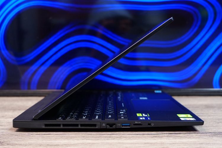 Acer Predator Helios Neo 16S AI IntelCoreUltra7-255HX RTX5060(8GB) Ram16 SSD512 จอ16 QHD+ OLED 240Hz จอสวยสีตรง สเปคสูงจัดเต็ม คีย์บอร์ดไฟRG รูปที่ 7