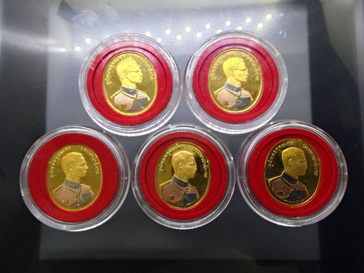 เหรียญพระพุทธปัญจภาคี เนื้อทองแดงชุบสามกษัตริย์ พิมพ์ใหญ่ ที่ระลึกพระราชพิธีกาญจนาภิเษก ในหลวงรัชกาลที่9 ปี พ.ศ.2539 พร้อมกล่อง รูปที่ 4