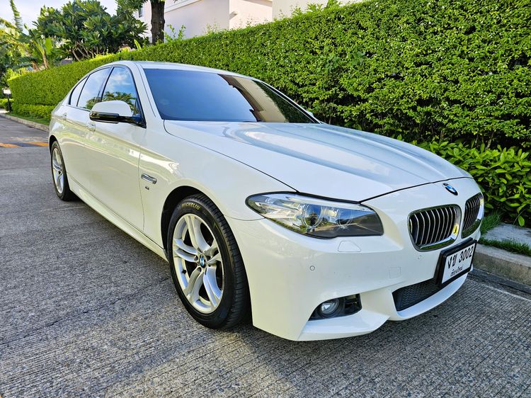 BMW Series 5 2015 520d Sedan ดีเซล ไม่ติดแก๊ส เกียร์อัตโนมัติ ขาว รูปที่ 3