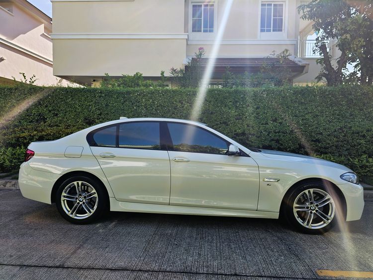 BMW Series 5 2015 520d Sedan ดีเซล ไม่ติดแก๊ส เกียร์อัตโนมัติ ขาว รูปที่ 4