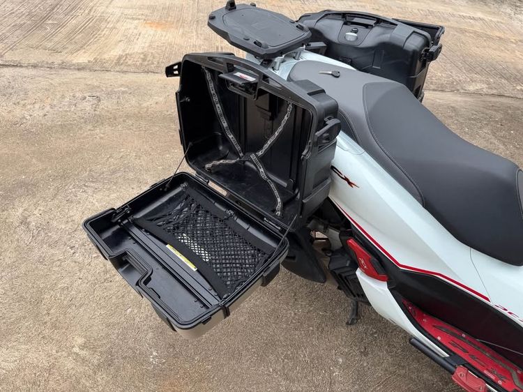 2 rear moto box GIVI trekker รูปที่ 9