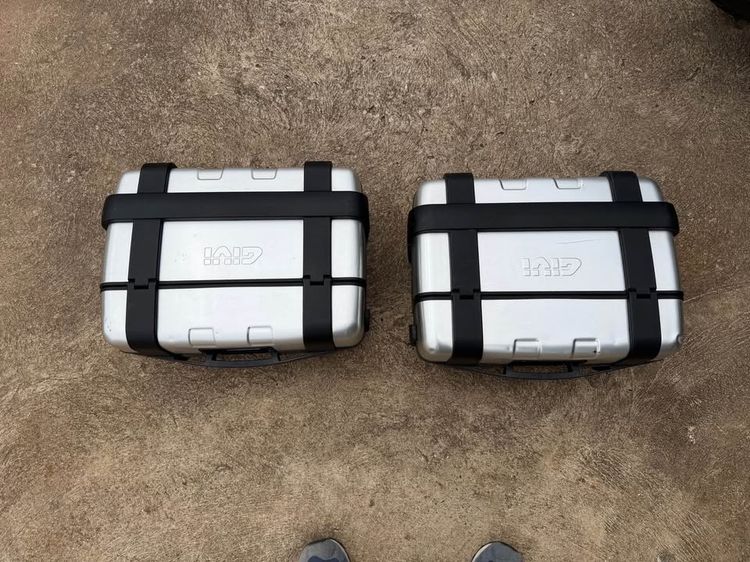 2 rear moto box GIVI trekker รูปที่ 2