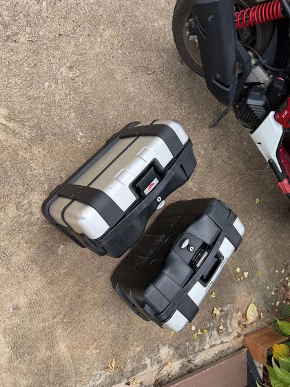 2 rear moto box GIVI trekker รูปที่ 6