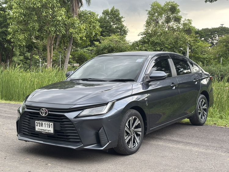 Toyota Yaris ATIV 2022 1.2 Smart Sedan เบนซิน ไม่ติดแก๊ส เกียร์อัตโนมัติ เทา รูปที่ 3
