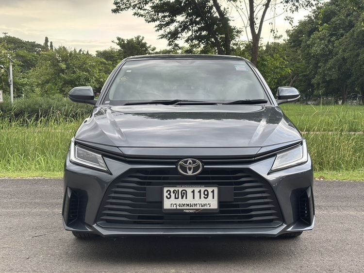 รถ Toyota Yaris ATIV 1.2 Smart สี เทา