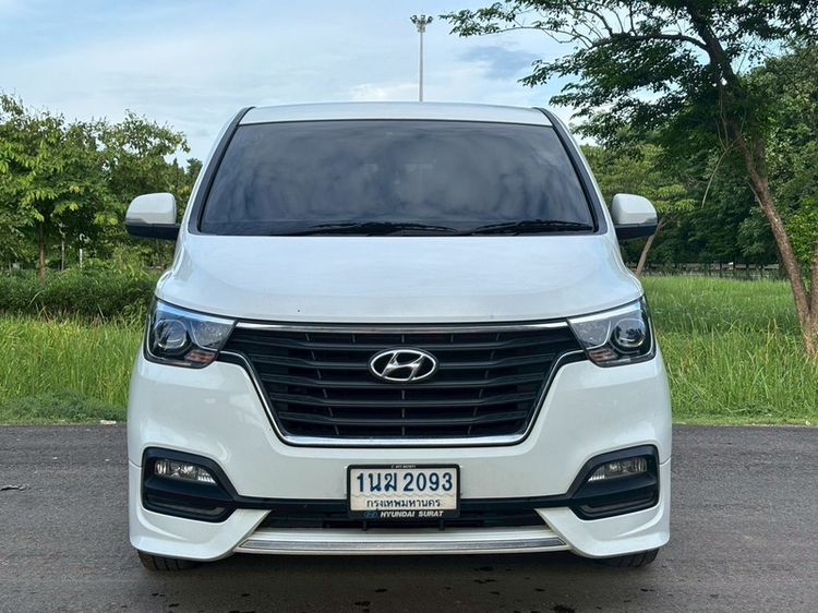 รถ Hyundai H-1  2.5 Elite สี เทา