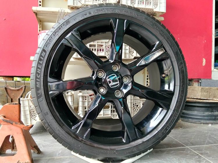 แม็กฮอนด้า ขอบ18 พร้อมยางมิชลิน 235 40 18 ปี24 ยางสวยทุกเส้นตามรูป ใส่ civic รูปที่ 3