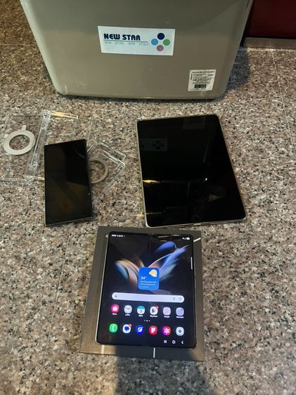 Galaxy Z Fold 4 512 GB ขายSamsungFold4หายากสีGrayGreen512กิ๊กจอสวยๆหายากมากใช้งานดีถูกกกกกมากกก