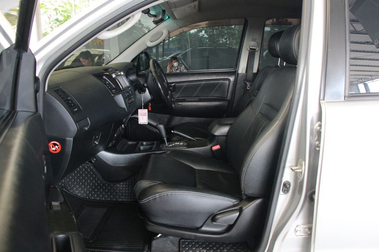 Toyota Fortuner 2015 2.5 V Utility-car ดีเซล ไม่ติดแก๊ส เกียร์อัตโนมัติ เทา รูปที่ 3