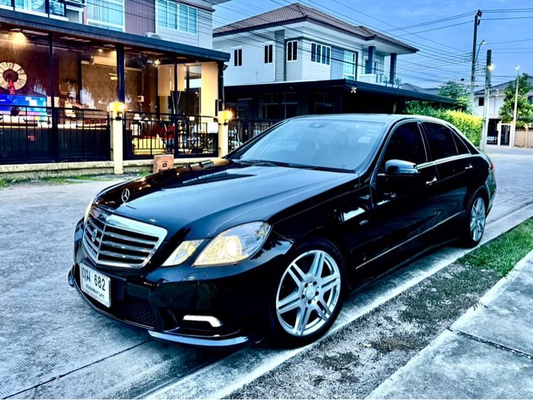 Mercedes-Benz E-Class 2011 E200 CGI Sedan เบนซิน ไม่ติดแก๊ส เกียร์อัตโนมัติ ดำ รูปที่ 2