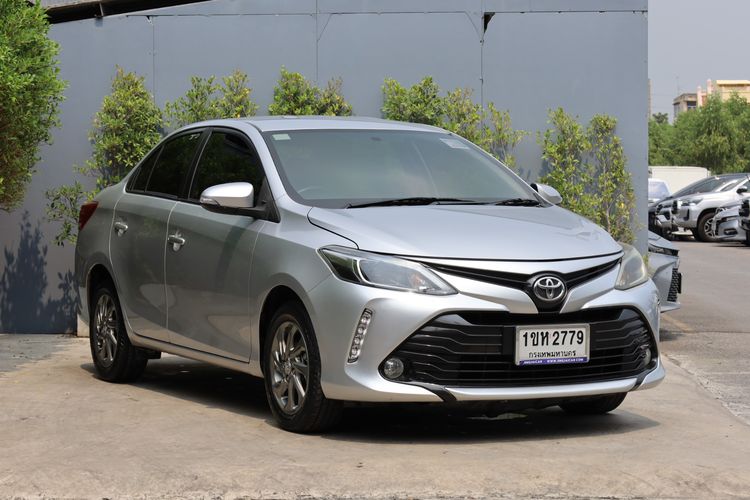 Toyota Vios 2021 1.5 Mid Sedan เบนซิน ไม่ติดแก๊ส เกียร์อัตโนมัติ บรอนซ์เงิน รูปที่ 3