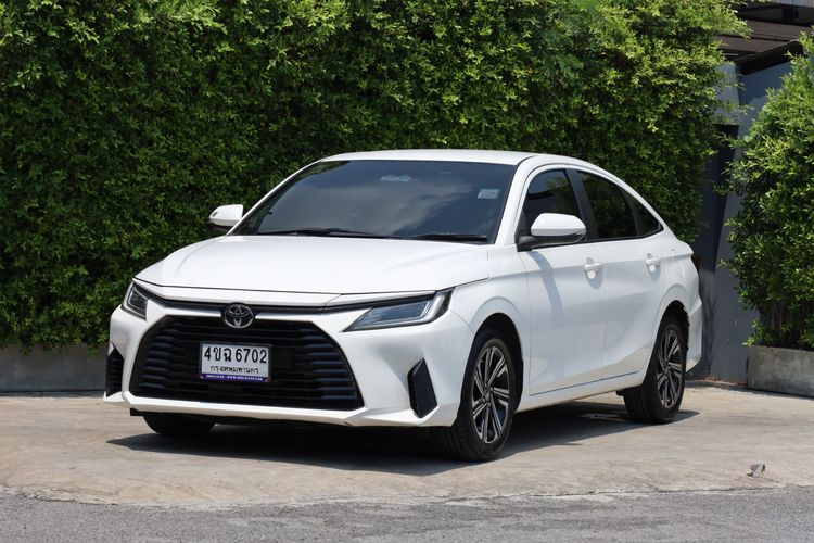 Toyota Yaris ATIV 2023 1.2 Smart Sedan เบนซิน ไม่ติดแก๊ส เกียร์อัตโนมัติ ขาว