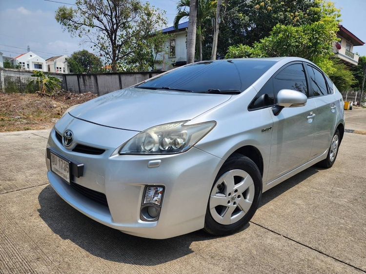 รถ Toyota Prius 1.8 Top สี บรอนซ์เงิน