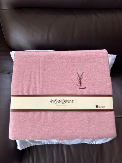 ผ้าห่ม YSL ของแท้ค่ะ