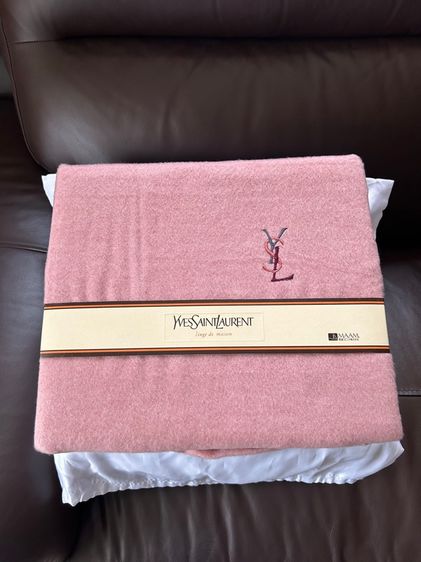 ผ้าห่ม YSL ของแท้ค่ะ รูปที่ 2