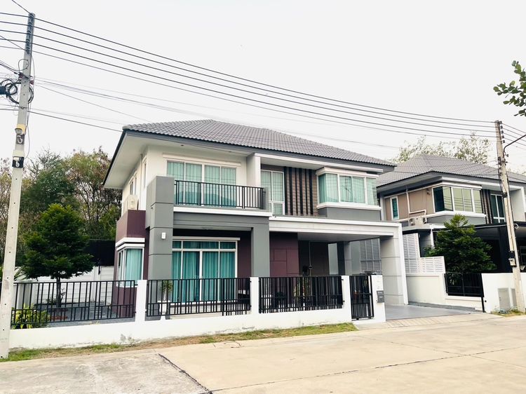 ขายบ้านเดี่ยว หมู่บ้านเดอะโค๊ตลำพยา นครปฐม พร้อมเข้าอยู่ บิวอินครบ เฟอร์นิเจอร์ครบ ถือกระเป๋าใบเดียวเข้าอยู่ได้เลย 