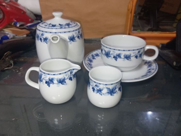 ชุดน้ำชากาแฟ วินเทจ ยี่ห้อ PATRA สภาพสวยสมบูรณ์มาก ไม่เคยใช้ เอาตั้งโชว์อย่างเดียว