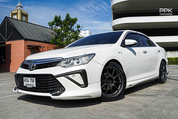 รถ Toyota Camry 2.0 G Extremo สี ขาว