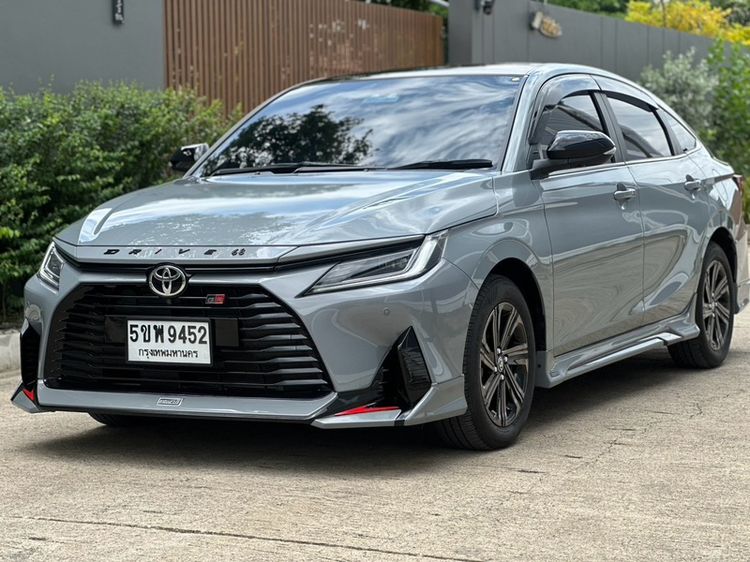 รถ Toyota Yaris ATIV 1.2 Sport Play Limited Edition สี เทา