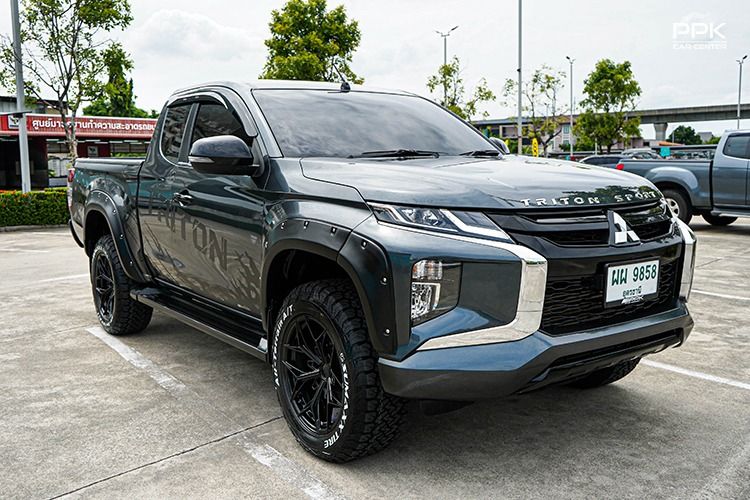 Mitsubishi Triton 2022 2.4 GLS Plus Pickup ดีเซล ไม่ติดแก๊ส เกียร์ธรรมดา เทา รูปที่ 3