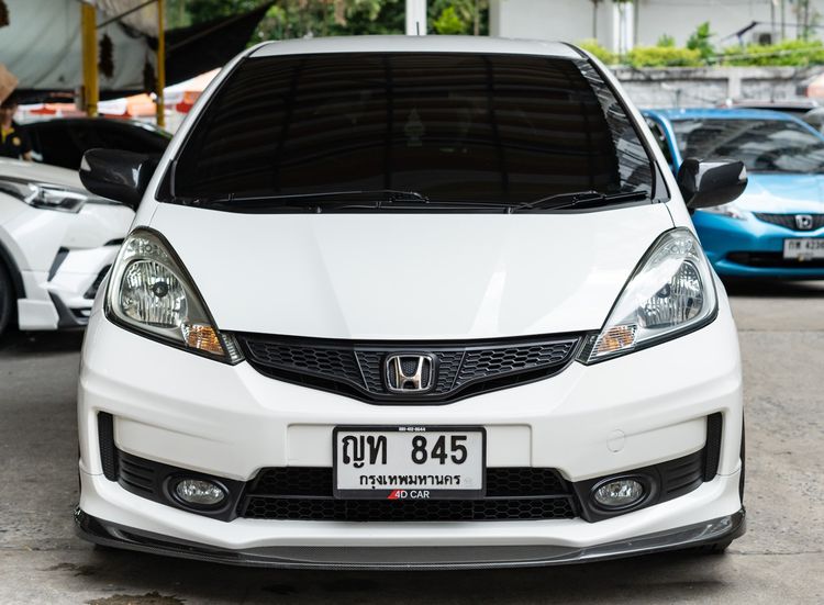 รถ Honda Jazz 1.5 SV i-VTEC สี ขาว