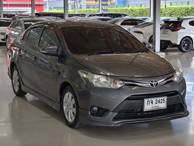 รถ Toyota Vios 1.5 E สี เทา