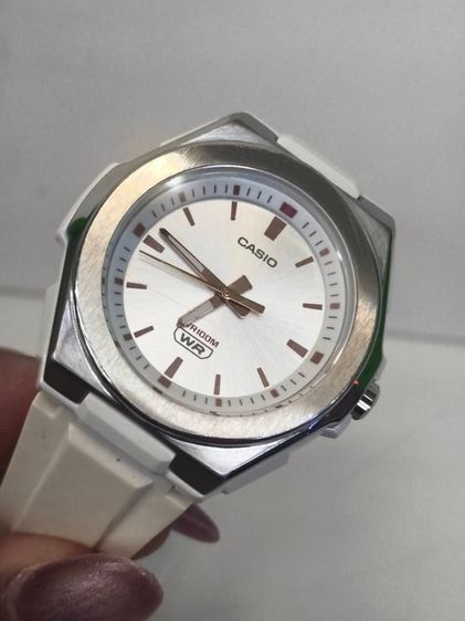 Casio MWA-300H นาฬิกาข้อมือสายเรซินสีขาว กันน้ํา 100 เมตร