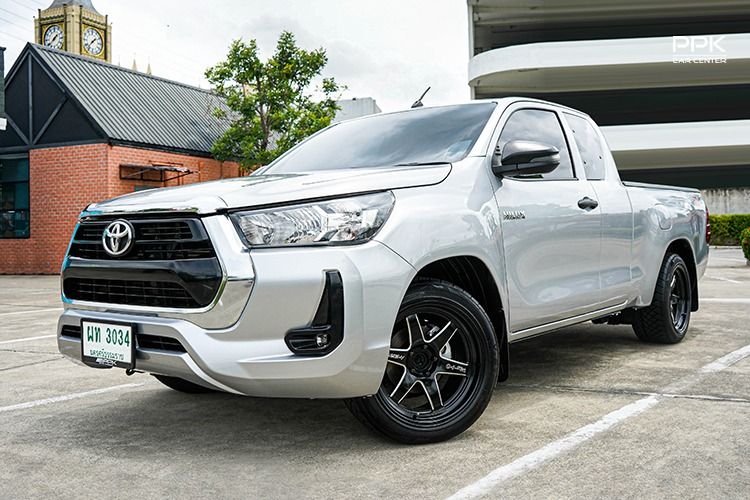 รถ Toyota Hilux Revo Smart Cab 2.4 Entry Z Edition สี เทา