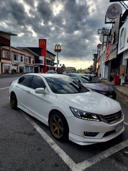 Honda Accord 2014 2.0 EL i-VTEC Sedan เบนซิน เกียร์อัตโนมัติ ขาว