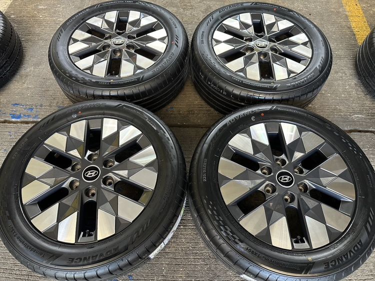 Hyundai H-1. 6/139 ใส่ได้ทุกรุ่น สภาพนางฟ้า‼️ รูปที่ 2