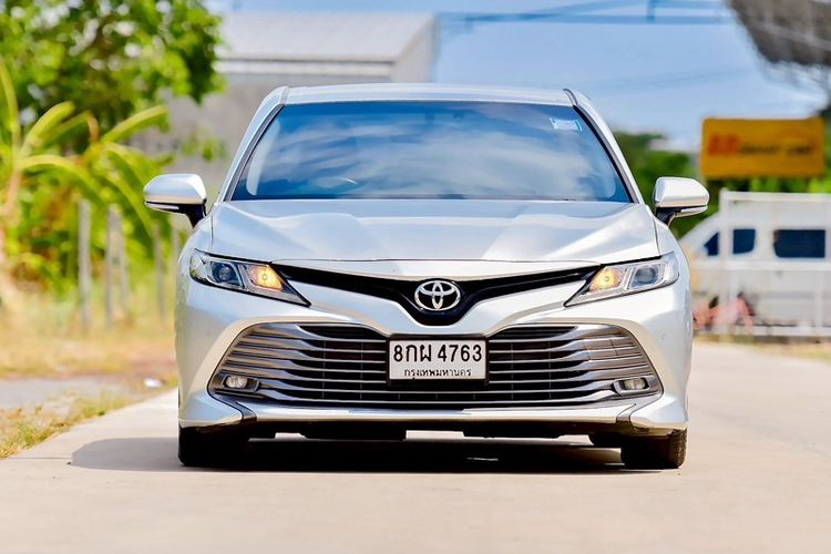 รถ Toyota Camry 2.0 G สี เทา