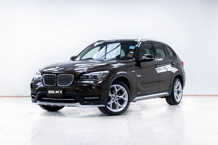 รถ BMW X1 2.0 sDrive18i xLine สี น้ำตาล
