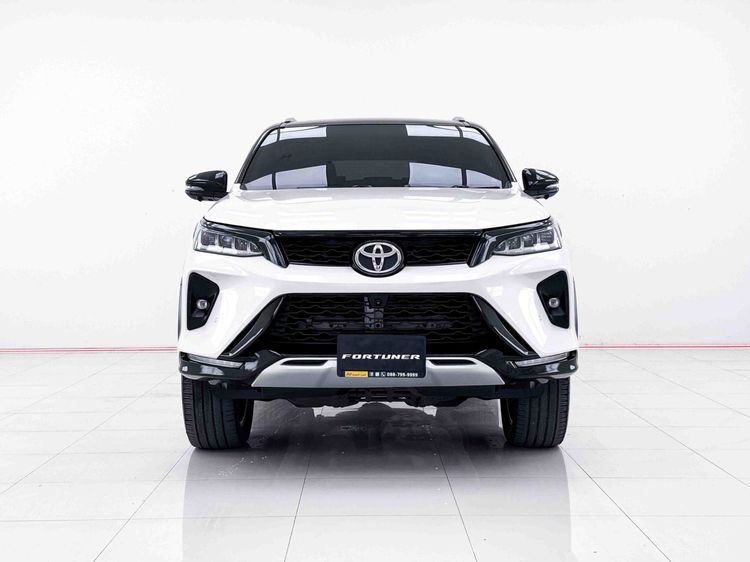 Toyota Fortuner 2021 2.4 Legender Black Top 4WD Utility-car ดีเซล ไม่ติดแก๊ส เกียร์อัตโนมัติ ขาว รูปที่ 3