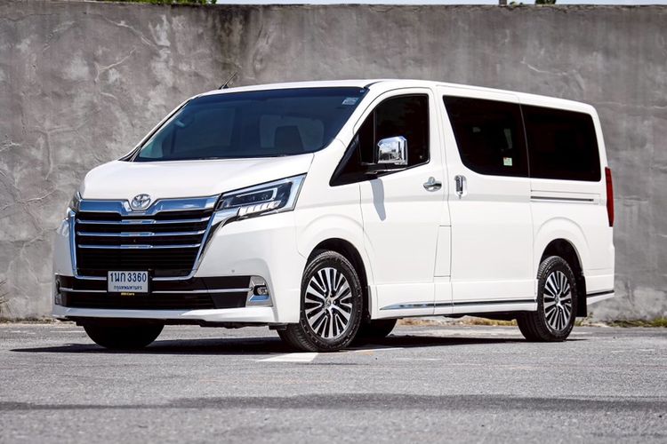 รถ Toyota Majesty 2.8 Premium สี ขาว